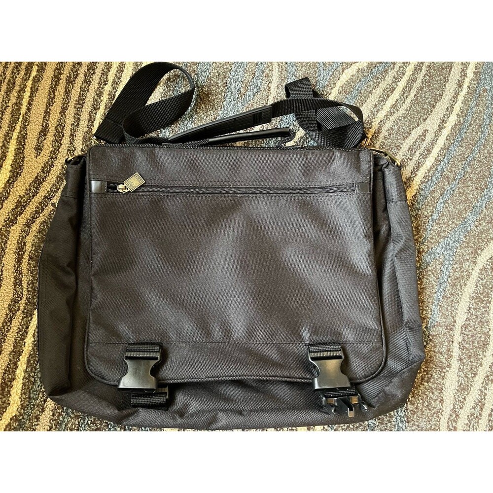 Leeds Black Canvas Messenger Computer Bag North West Zipper